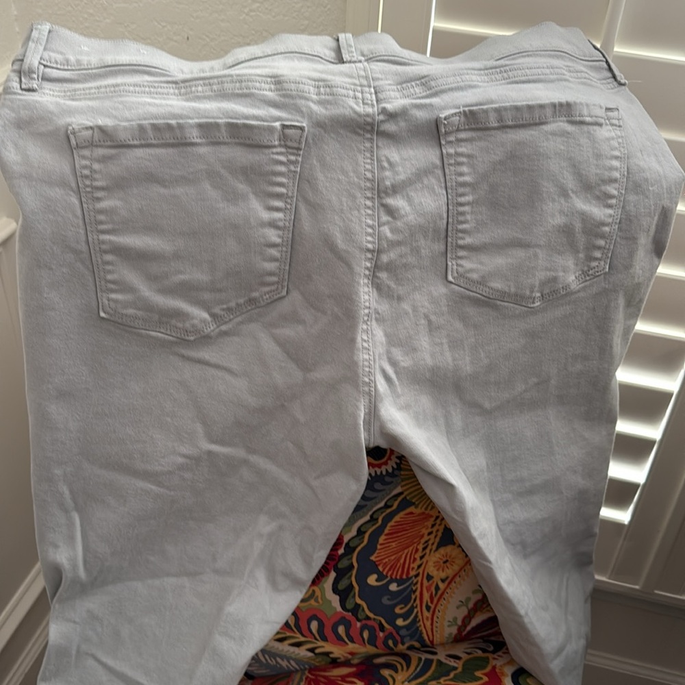 Barely worn Loft outlet light grey size 16 jeans - Picture 5 of 6